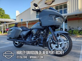 2026 Harley-Davidson® Road Glide™ thumb 2