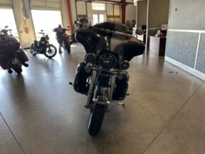 2025 Harley-Davidson® Street Glide™ Ultra FLHXU thumb 3