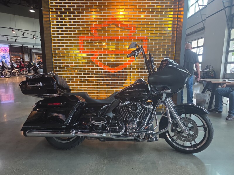 FLTRXS 2017 Road Glide® Special