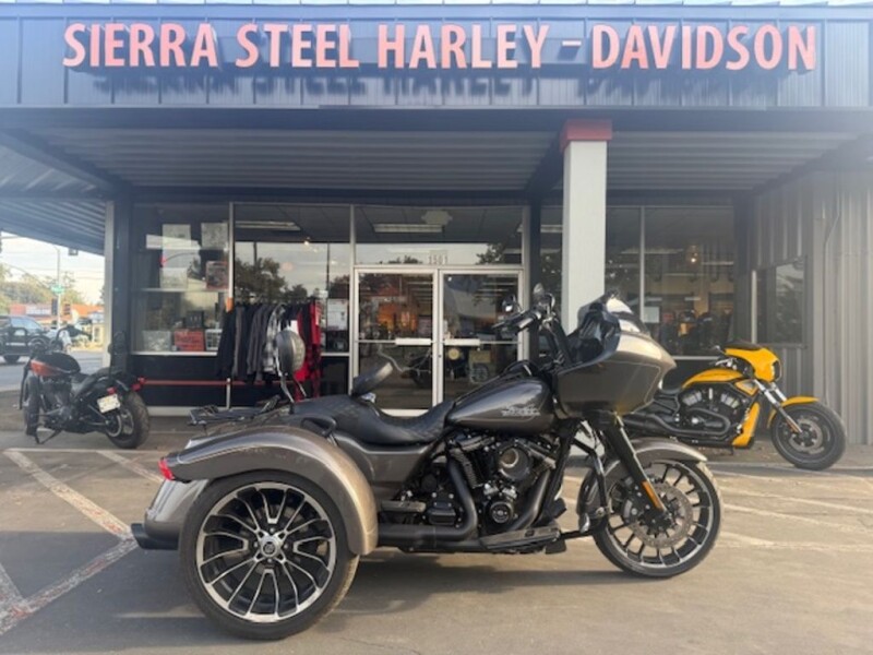2023 Harley-Davidson® Road Glide® 3