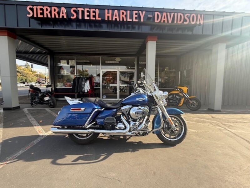 2015 Harley-Davidson® Road King® Classic