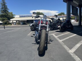 2025 Harley-Davidson® Breakout™ thumb 2