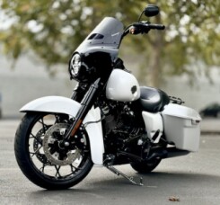 2024 Harley-Davidson® Road King® Special thumb 1