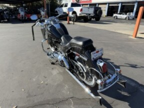 2020 Harley-Davidson® Deluxe thumb 0