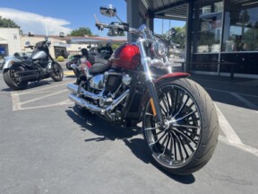 2025 Harley-Davidson® Breakout™ thumb 3