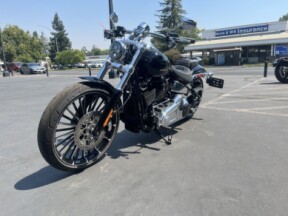 2025 Harley-Davidson® Breakout™ thumb 2