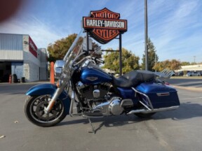 2015 Harley-Davidson® Road King® Classic thumb 2