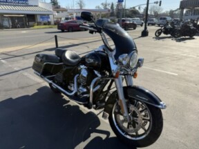 2016 Harley-Davidson® Road King® thumb 2