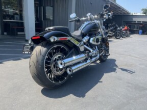 2025 Harley-Davidson® Breakout™ thumb 3