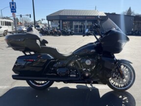 2026 Harley-Davidson® Road Glide Limited thumb 3