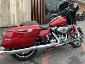 2025 Harley-Davidson® FLHX Street Glide® thumb 2