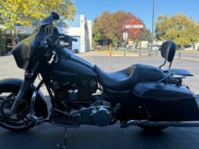 2017 Harley-Davidson® Street Glide® Special thumb 0