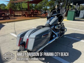 2026 Harley-Davidson® Road Glide™ thumb 3