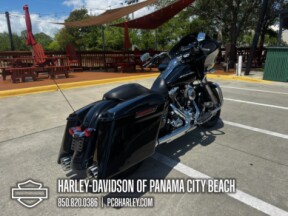 2015 Harley-Davidson® Road Glide® Special thumb 3