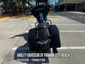 2017 Harley-Davidson® Street Glide® Special thumb 2
