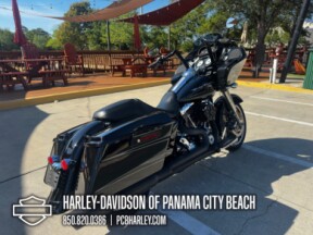 2013 Harley-Davidson® Road Glide® Custom thumb 3
