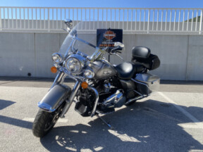 2017 Harley-Davidson® Road King® thumb 1