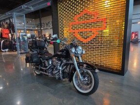  2010 Softail® Deluxe thumb 3