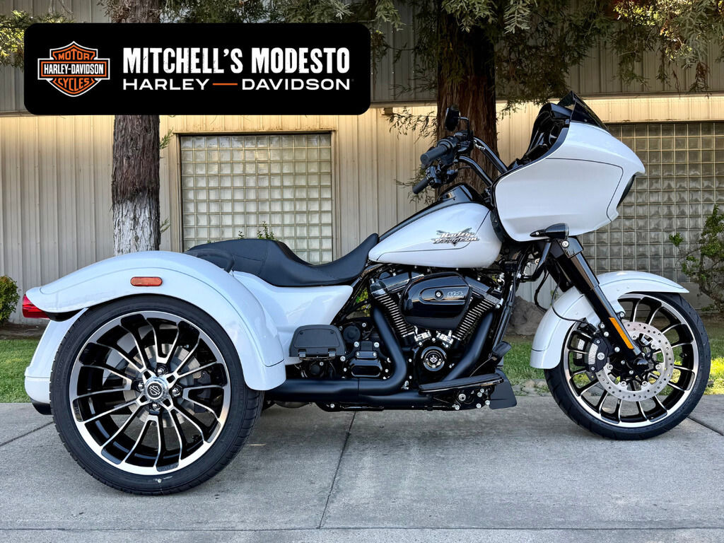 FLTRT 2025 Road Glide® 3