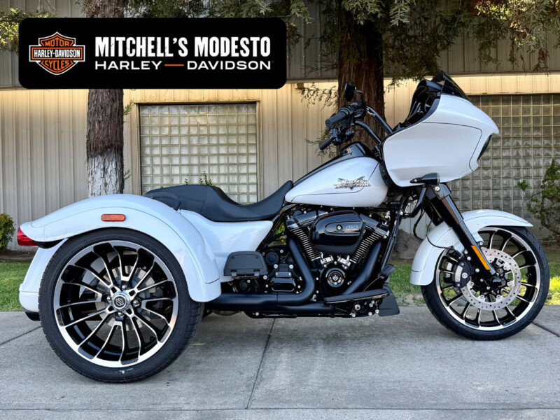 FLTRT 2025 Road Glide® 3