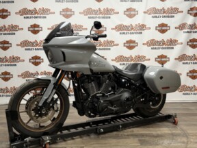 2024 Harley-Davidson® FXLRST Low Rider™ ST thumb 3