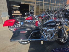 2022 Harley-Davidson® FLHR Road King® thumb 0