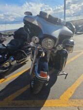 2010 Harley-Davidson® FLHTCU Electra Glide® Ultra Classic® thumb 3
