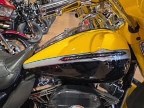 2012 Harley-Davidson® FLHTCUSE8 CVO™ Ultra Classic® Electra Glide® thumb 1