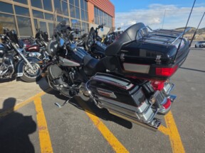 2010 Harley-Davidson® FLHTCU Electra Glide® Ultra Classic® thumb 1