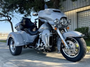 FLHTCUTG 2024 Tri Glide™ Ultra thumb 3