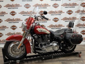 2024 Harley-Davidson® FLI Hydra-Glide Revival thumb 3