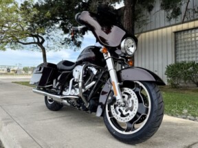 FLHX 2011 Street Glide® thumb 3