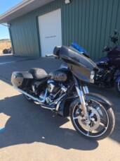 2026 Harley-Davidson® FLHX Street Glide® thumb 1
