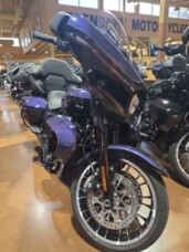 2026 Harley-Davidson® FLHX Street Glide® thumb 2