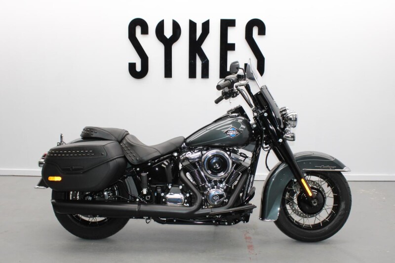 NEW 2025 Harley-Davidson FLHC Softail Heritage 117 in Iron Horse Metallic
