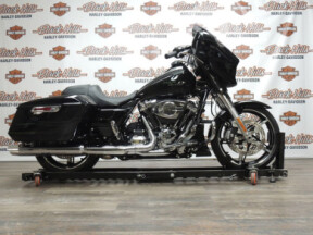 2025 Harley-Davidson® FLHX Street Glide™ thumb 1