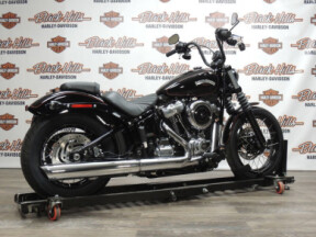 2025 Harley-Davidson® FXBB Street Bob™ thumb 3
