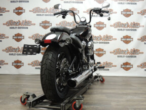 2025 Harley-Davidson® FXBB Street Bob™ thumb 2