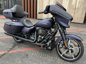 2025 Harley-Davidson® FLHX Street Glide™ thumb 3