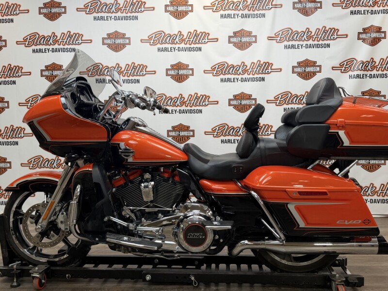 2022 Harley-Davidson® FLTRKSE CVO™ Road Glide® Limited