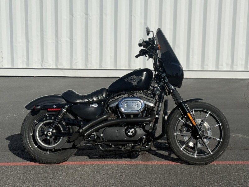 XL 883N 2018 Iron 883™