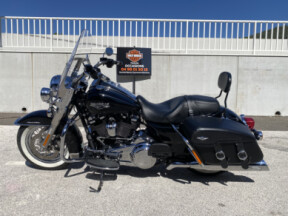 2019 Harley-Davidson® Road King® Classic thumb 2