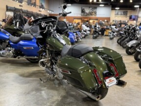 FLTRX 2026 Road Glide® thumb 3