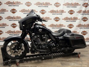 2021 Harley-Davidson® FLHXS Street Glide® Special thumb 3