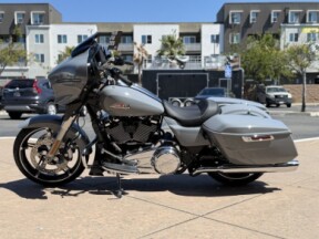 FLHX 2026 Street Glide® thumb 2