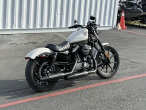 XL 883N 2022 Iron 883™ thumb 2