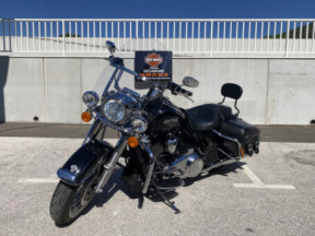 2019 Harley-Davidson® Road King® Classic thumb 1