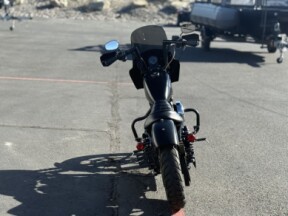 XL 883N 2018 Iron 883™ thumb 2