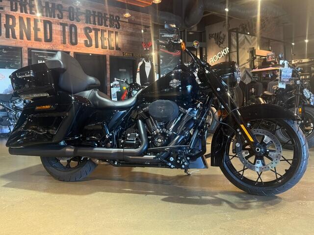 MY23 Harley-Davidson® Road King® Special FLHRXS Vivid Black