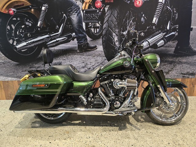MY14 Harley-Davidson® CVO™ Road King® FLHRSE5 